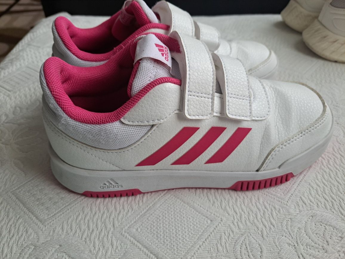 Маратонки Nike, Adidas, Flear