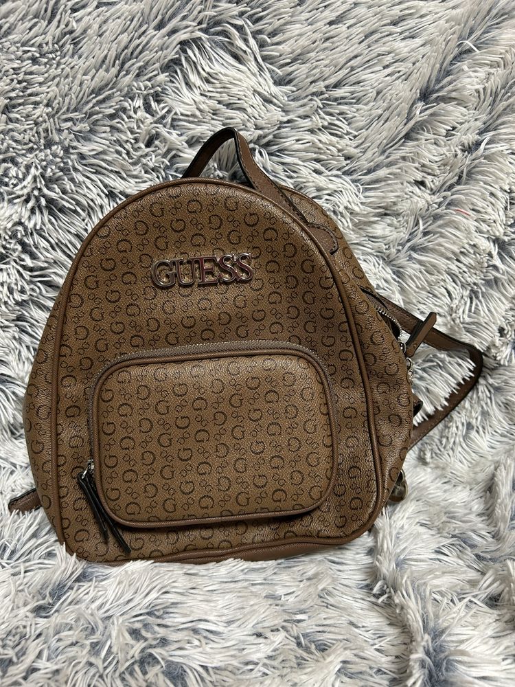 Раница Guess като нова