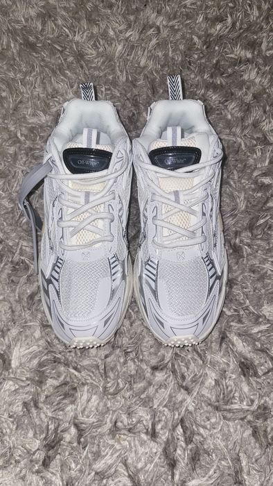 Off-White™ Be Right Back