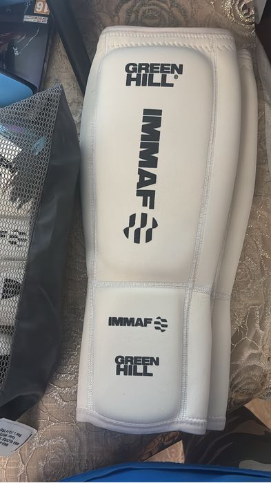 Белые футы immaf