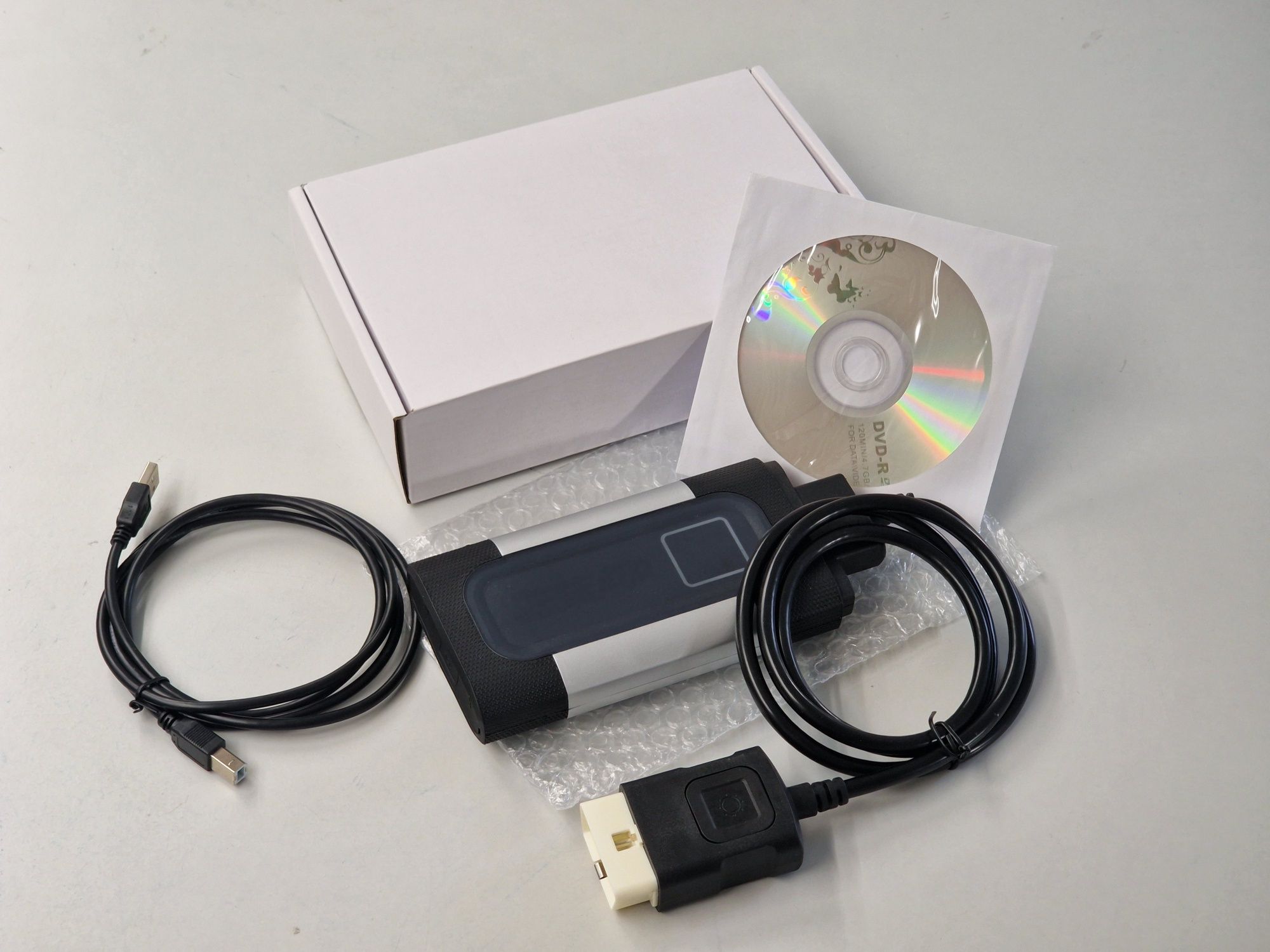 Кутийки за Autocom CDP+ Аутоком с кабели OBD2 и USB