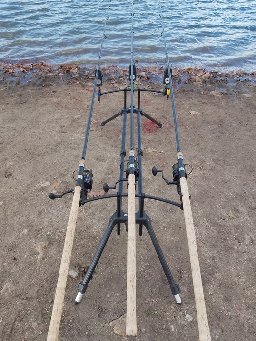 Комплект шаранджийски пръчки с макари