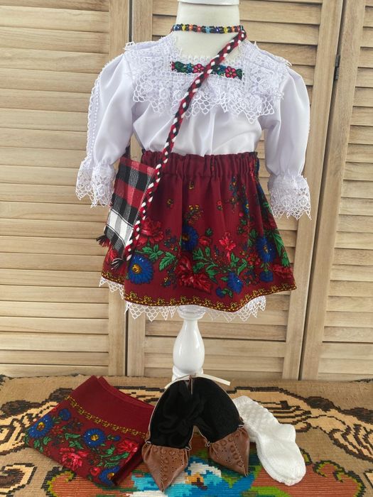 Costum popular pentru fete de Maramures
