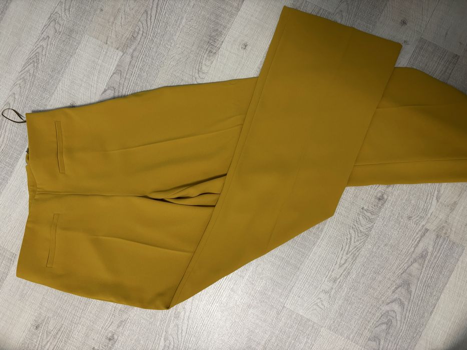 Костюм Zara елек S и панталон М размер с етикет, чисто нови