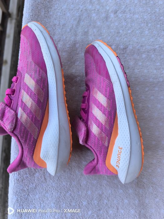Страхотни детски маратонки Adidas за момиче номер 28 стелка 17см