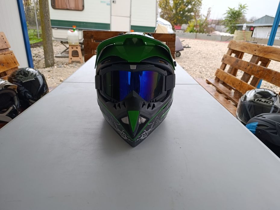 Кросова мотокаска