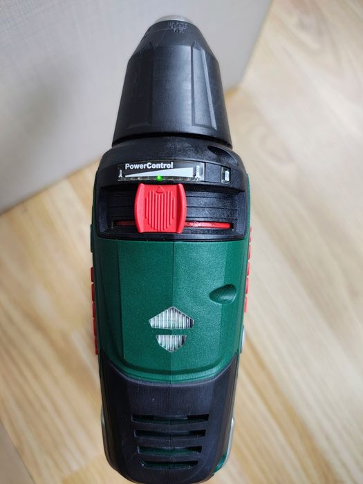 Bormașină filetanta Bosch PSB 18-LI2 și PSR 18-LI2