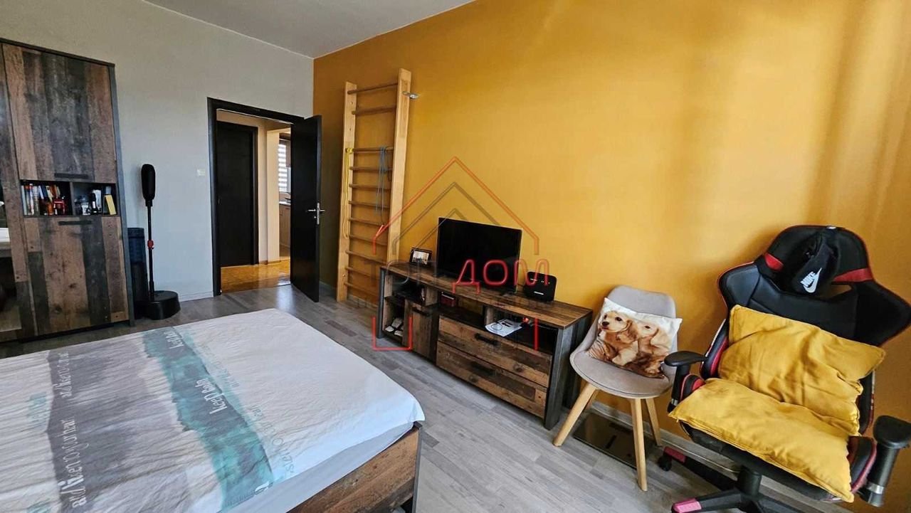 Продава се Тристаен апартамент в Варна, Възраждане 2 - 59 кв.м за 1780 €/кв.м - Снимка #2
