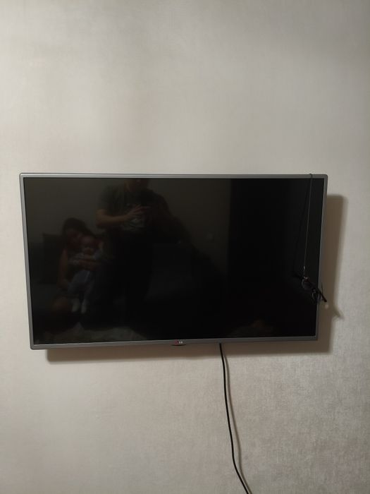 Продам телевизор lg