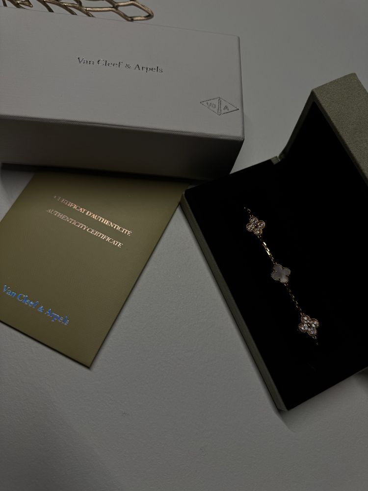 Van Cleef гривна