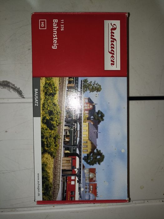 Auhagen 11376 peron trenulet electric scara H0