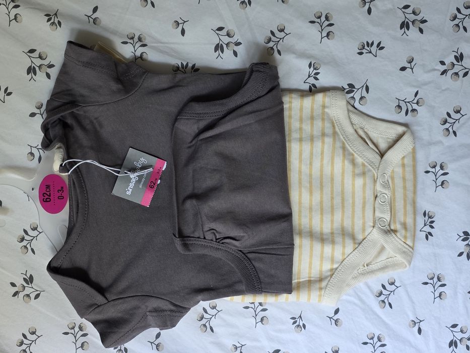Set 2 body si 2 perechi de pantaloni 62