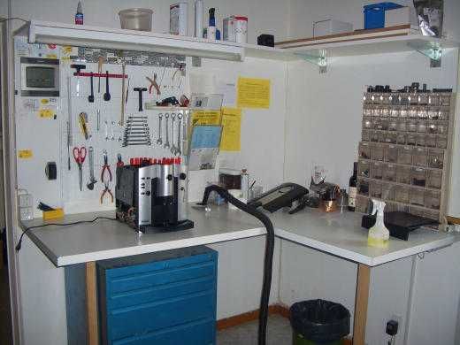 Продавам  De’Longhi Dinamica ECAM350.55.B.