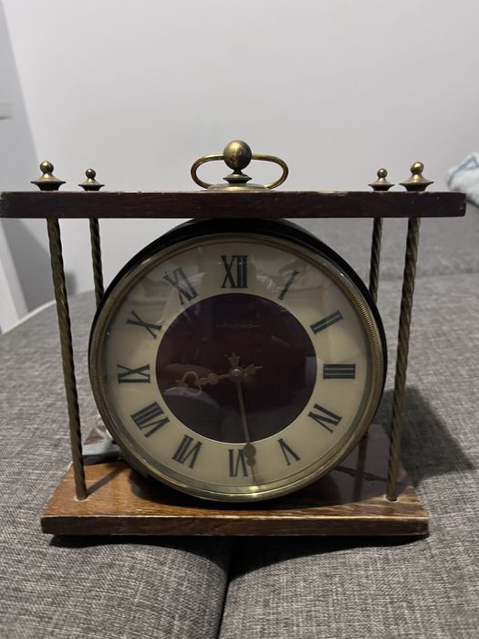 Продам часы механические Весна