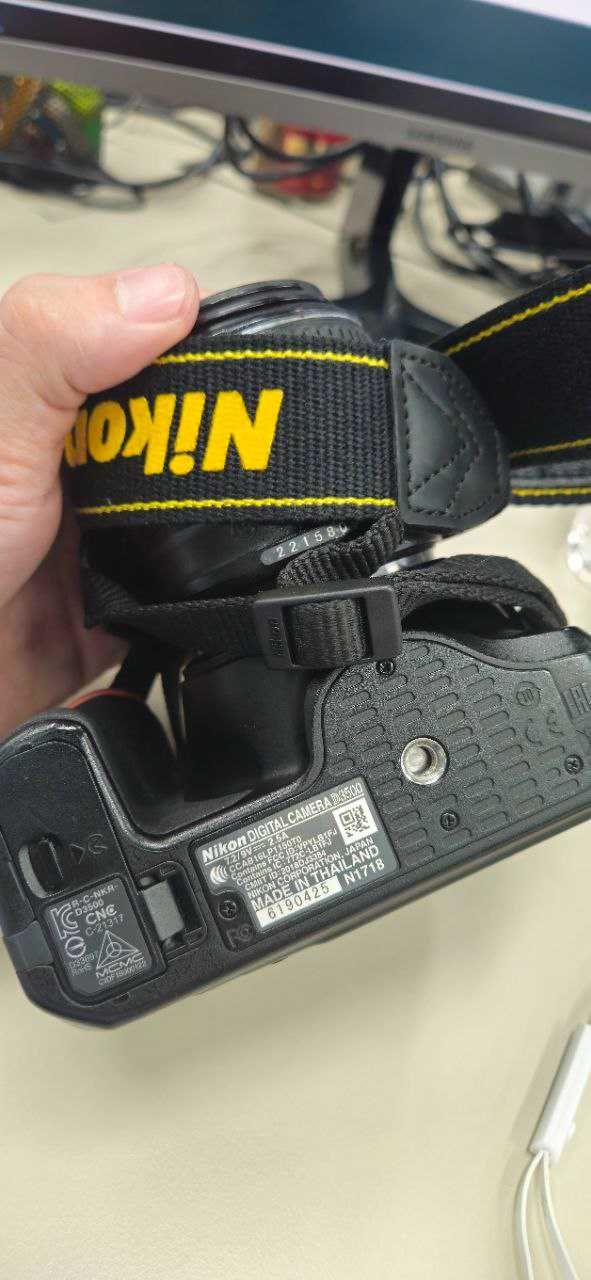 Nikon D3500 sotiladi