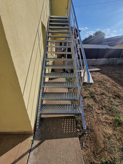 Scari metalice galvanizate