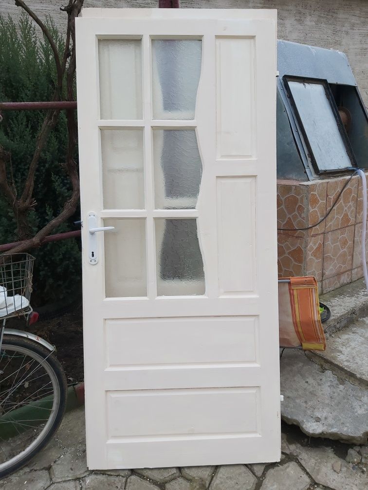 Usă de vînzare detalii