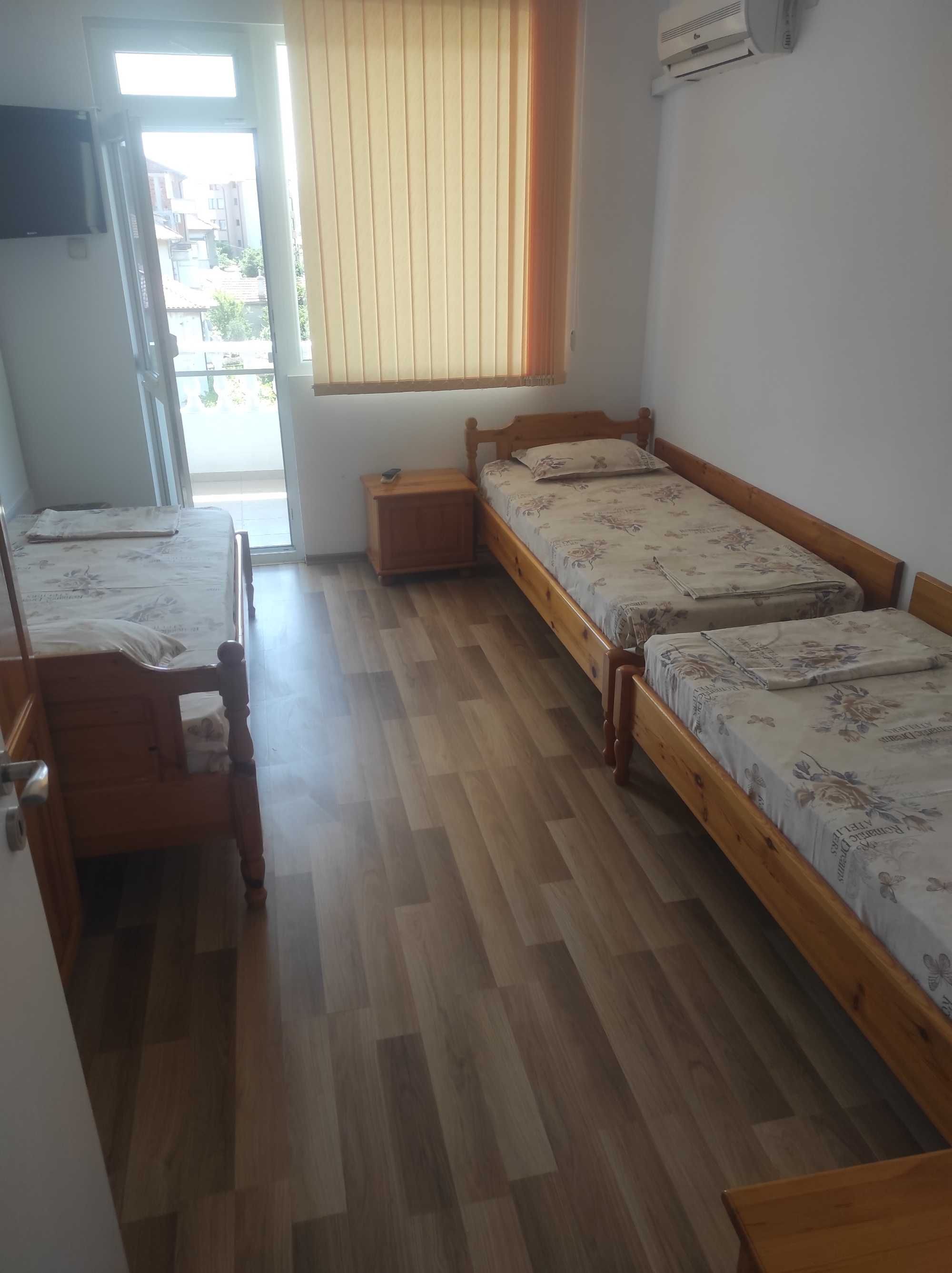 Продавам матраци запазени Царево