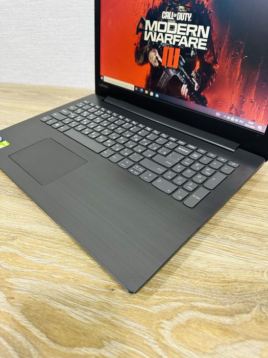Недорого Мощный, Игровой ноутбук Lenovo Core i3 по цене офисного