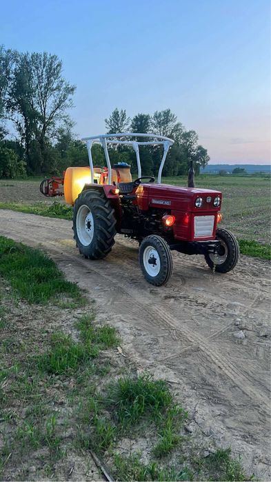 Tractor universal 445