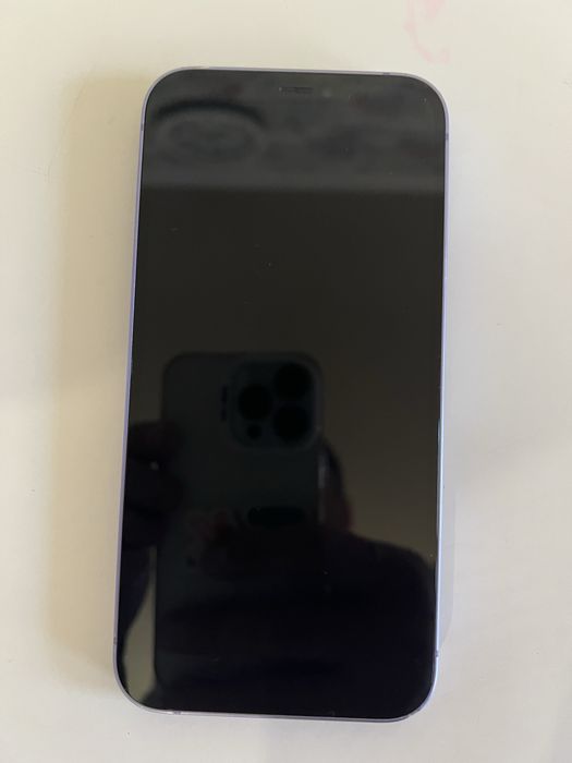 Продам iPhone 12