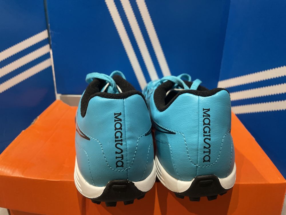 Детски футболни обувки Nike