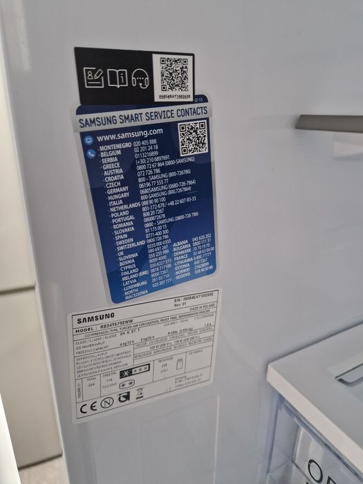 Хладилник с фризер Samsung A++ Smart Things