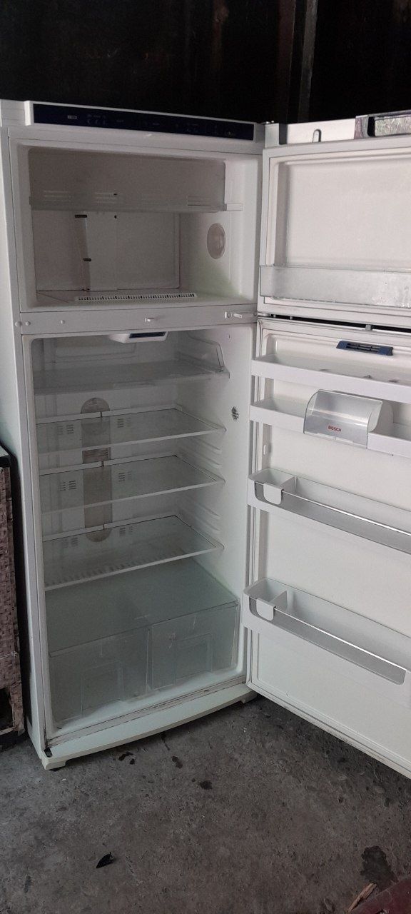 Срочно продам холодильник   артел