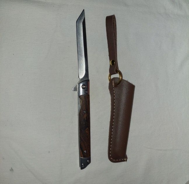 Briceag dimensiune medie model lama Katana
Katana