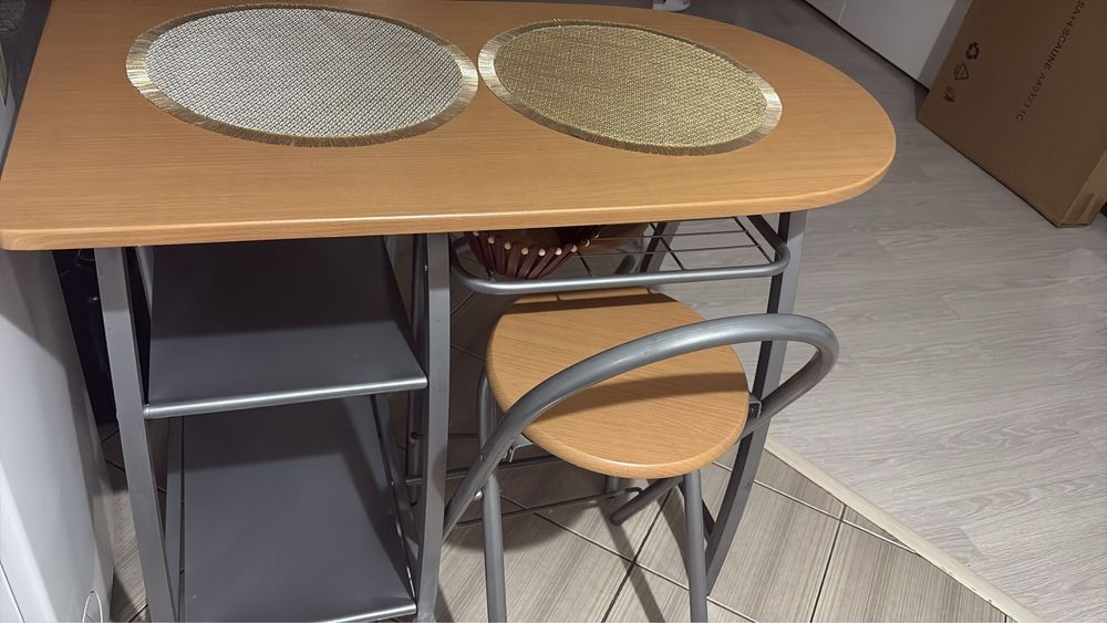 Vand masuta bucatarie cu 2 scaune incluse