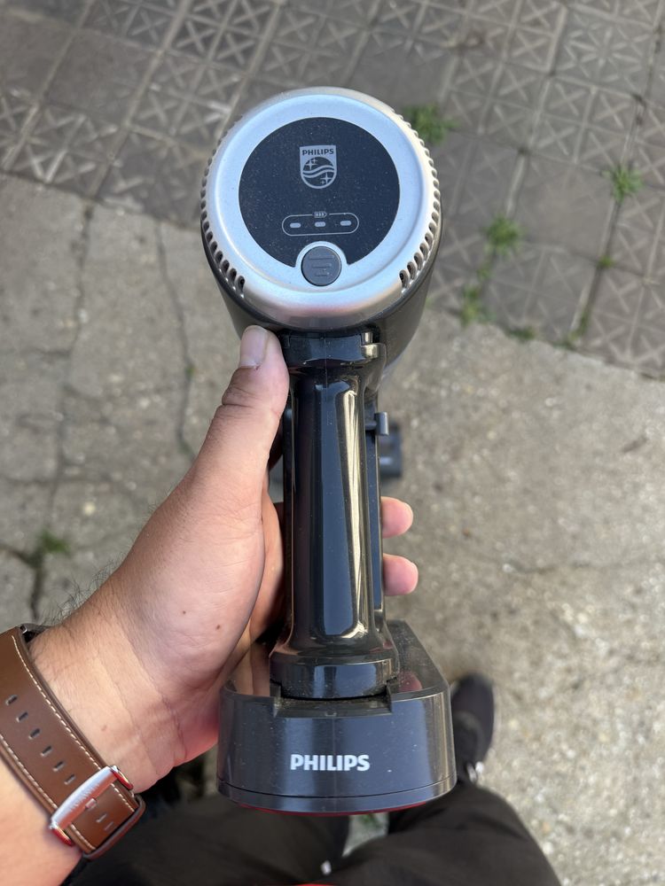 Вертикална прахосмукачка Philips 3 series