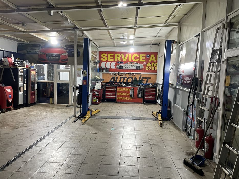 Inchiriez service auto zona Vitan -Mihai Bravu