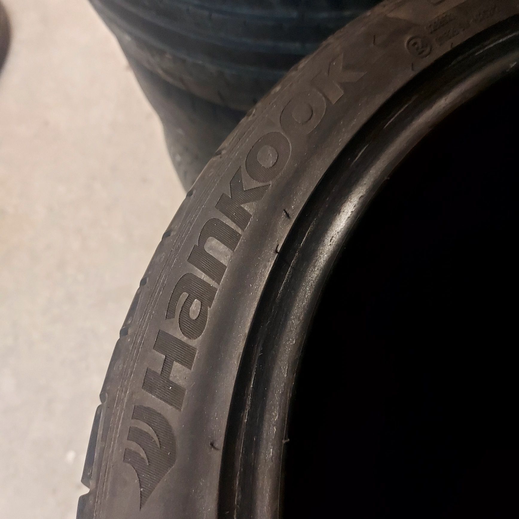 245/40/19"Hankook 4бр.гуми