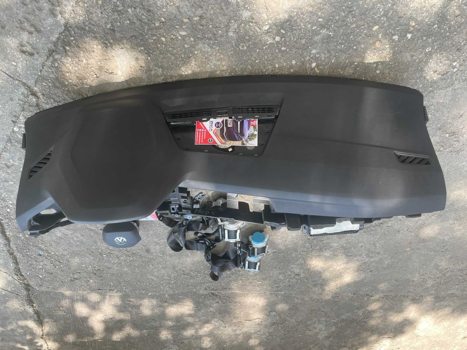 VW Golf 8 - plansa de bord - airbag volan pasager cortina - centuri