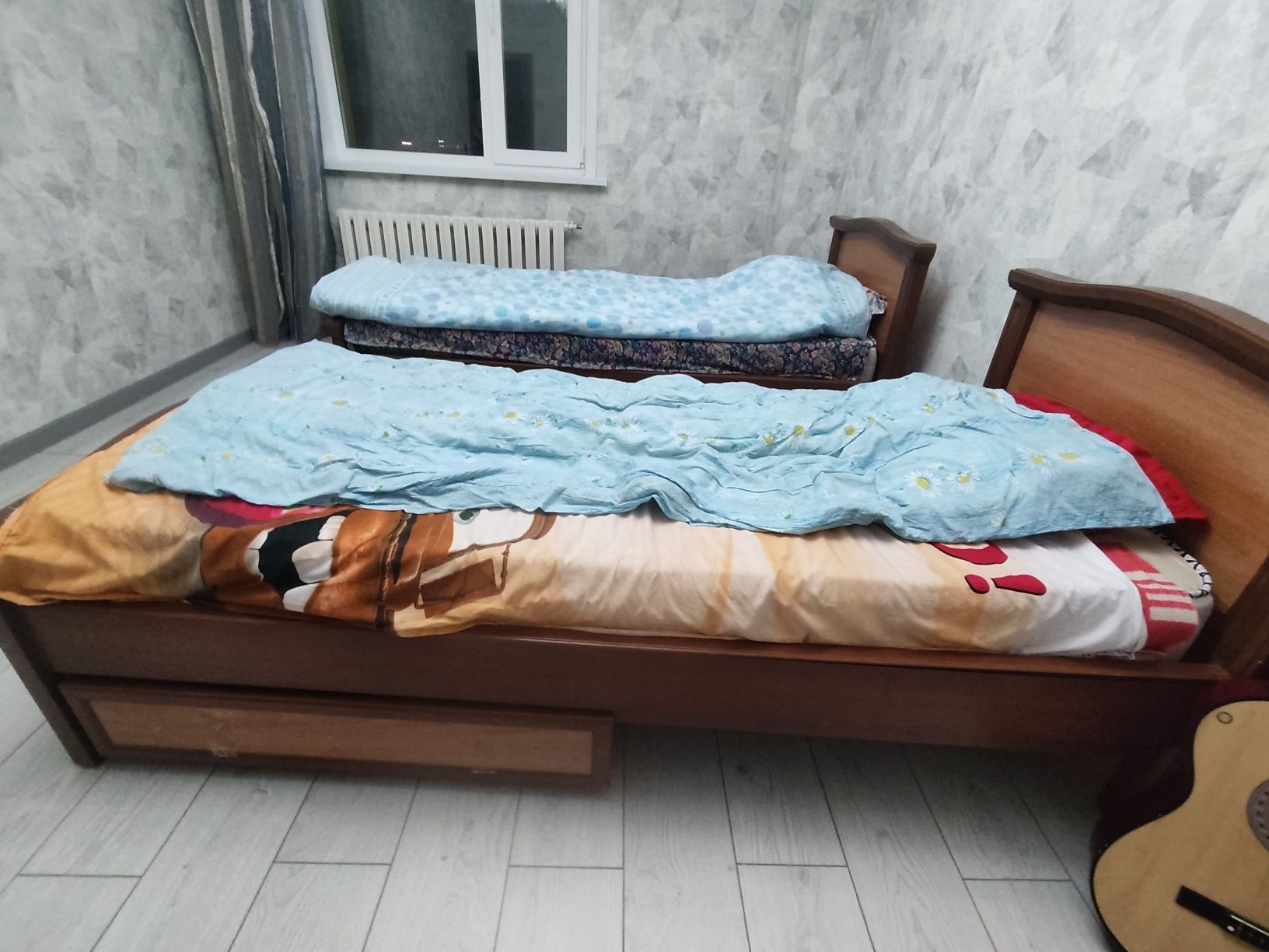 Две одинаковые кровати