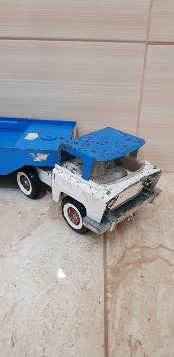 Jucarie   veche   camion  57  cm.