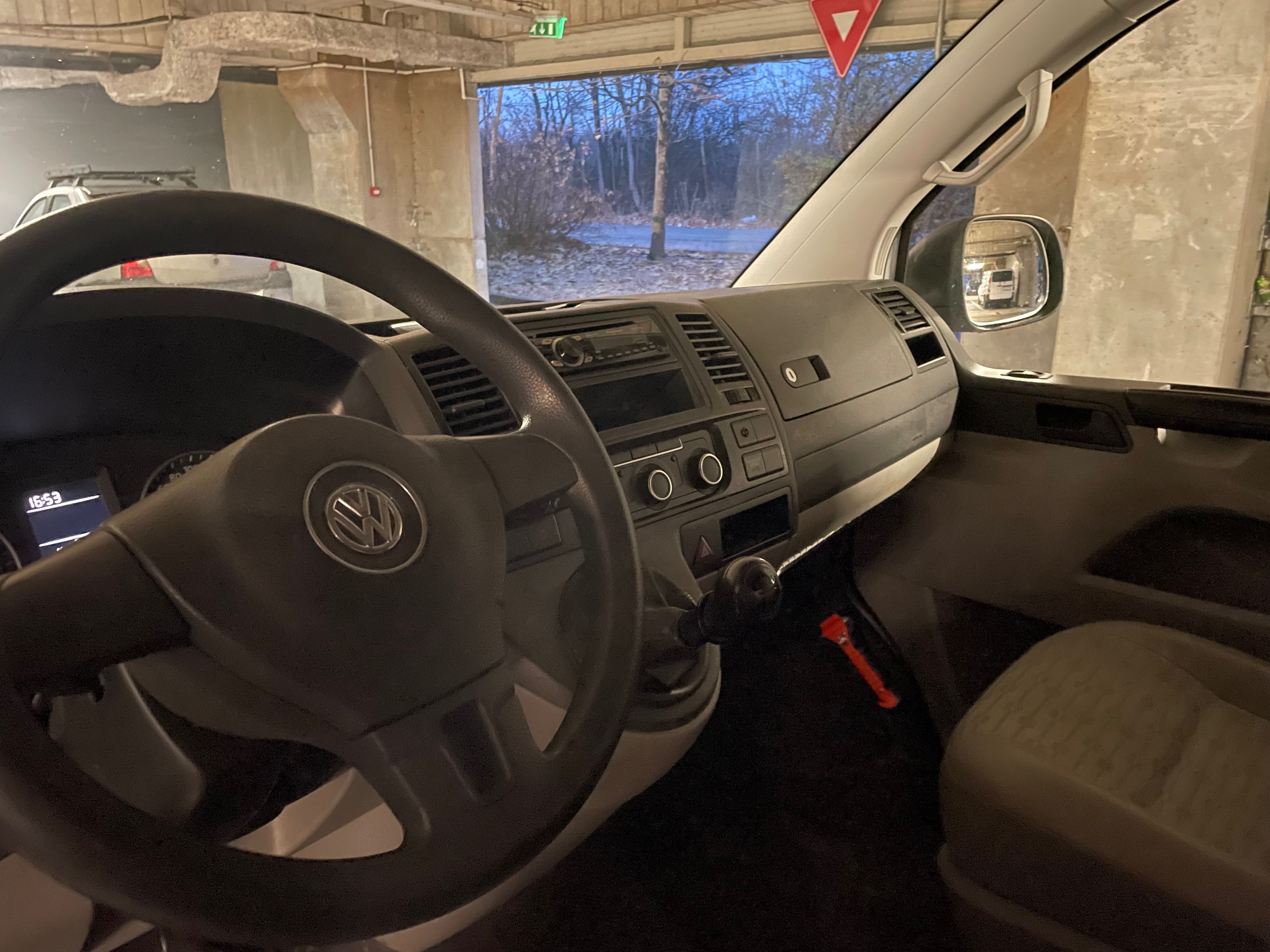 Inchiriere duba vw Transporter fara sofer 300lei/zi