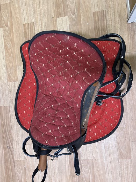 Седло для лошадей