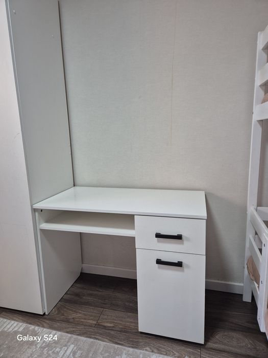 Стол письменный детский