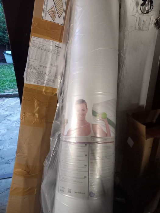 Magniflex матрак + подматрачна рамка нови