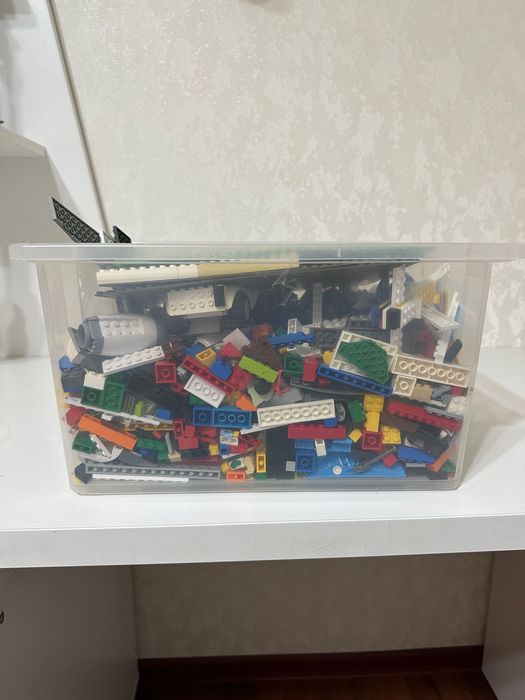Продам ящик с лего