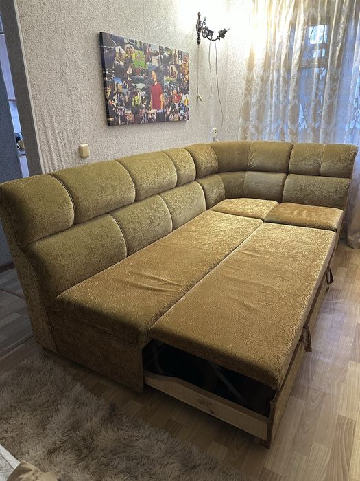 Продам диван. Самовывоз !