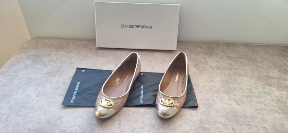 Emporio Armani, Нови обувки - пантофки, р-р EU 38, естествена кожа