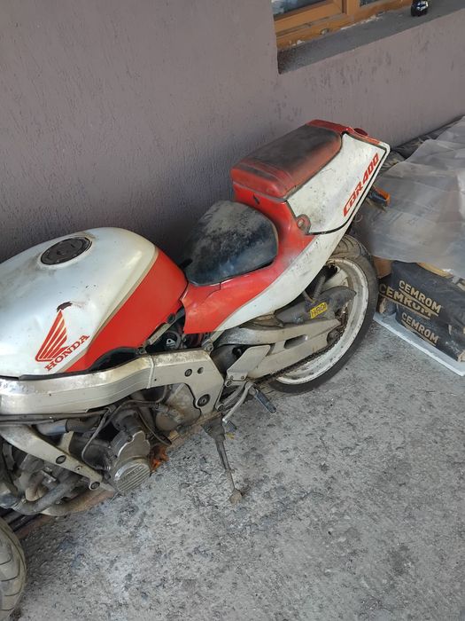 Vând honda crb 400