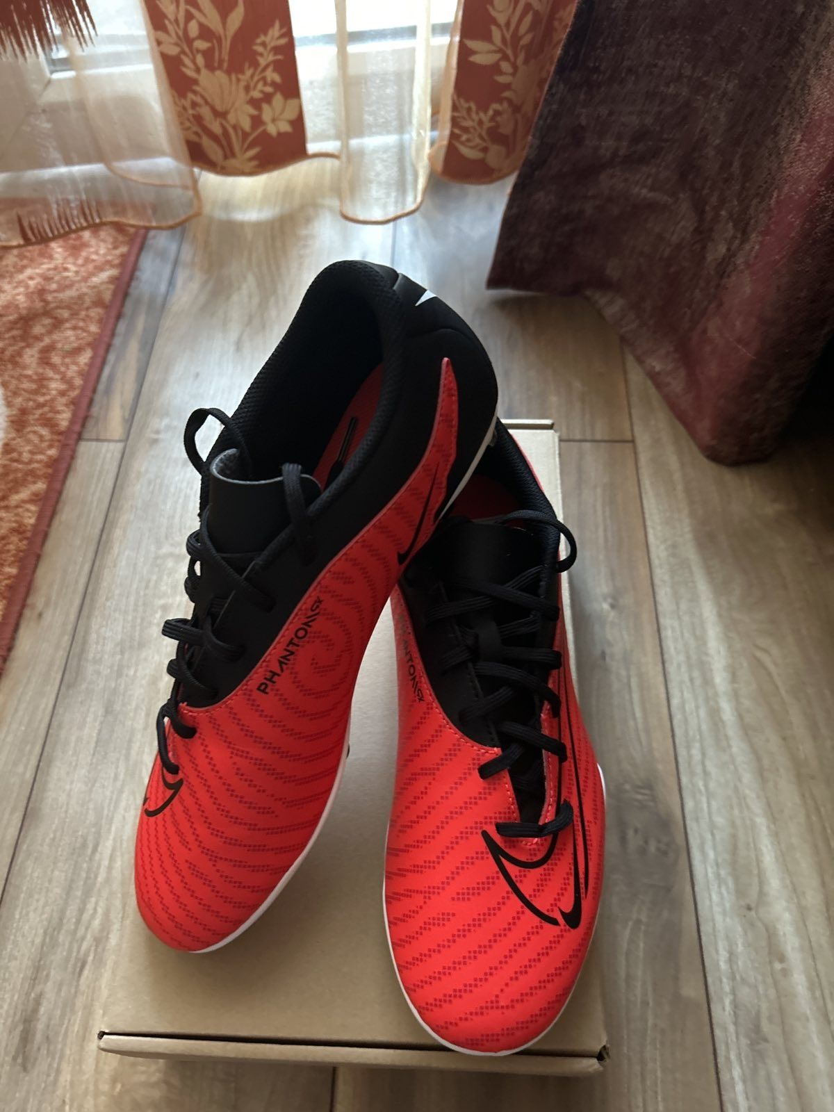 Чисто нови оригинални бутонки  Nike Phantom