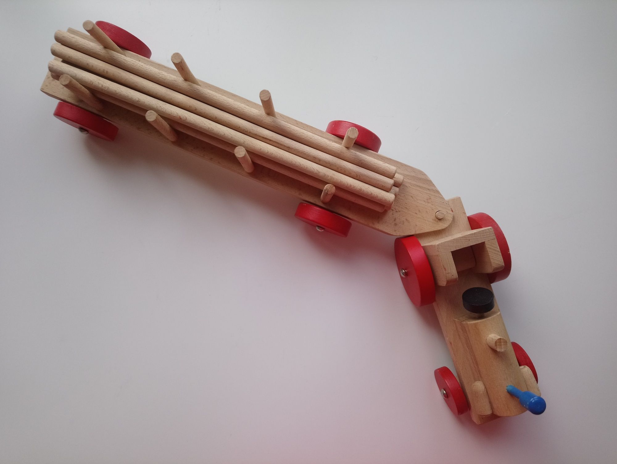Детска дървена кола