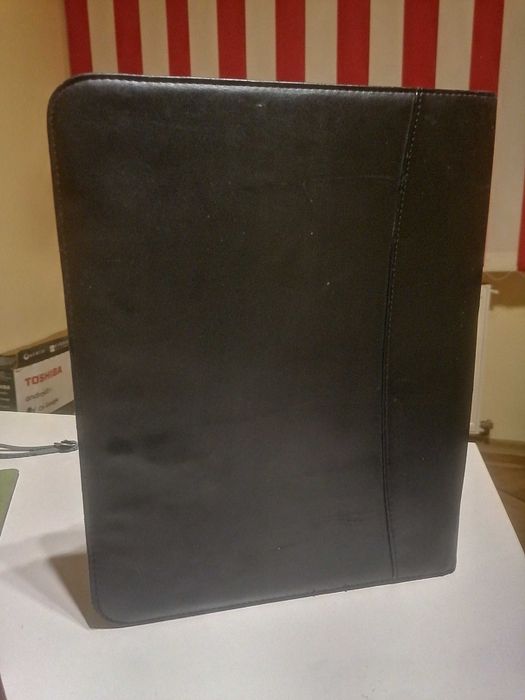 Mapa din piele impecabila