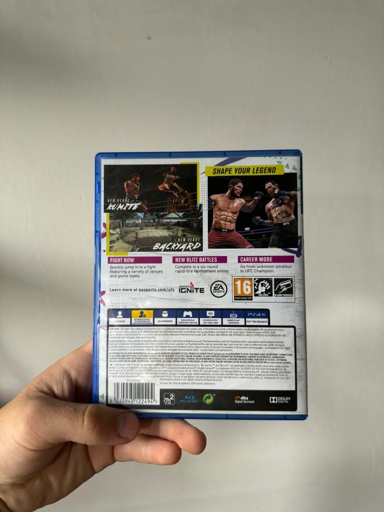 Продаю UFC 4 на пс4