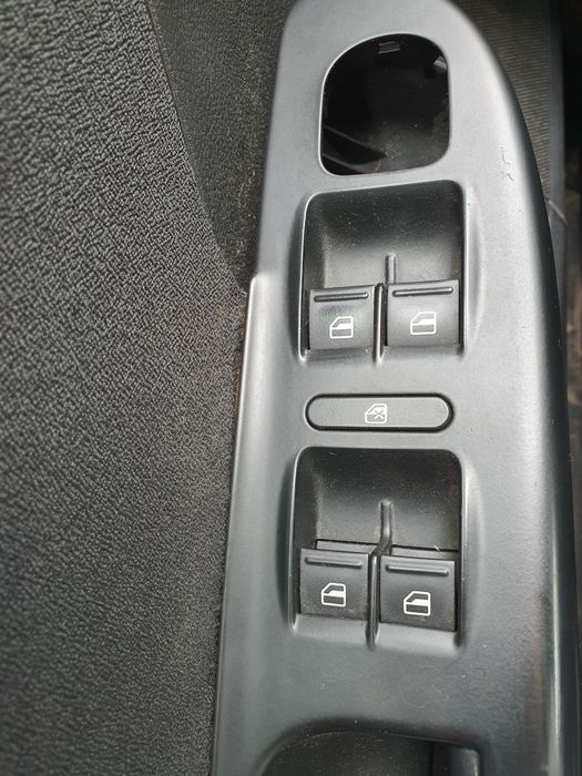 panou comanda geamuri passat b6