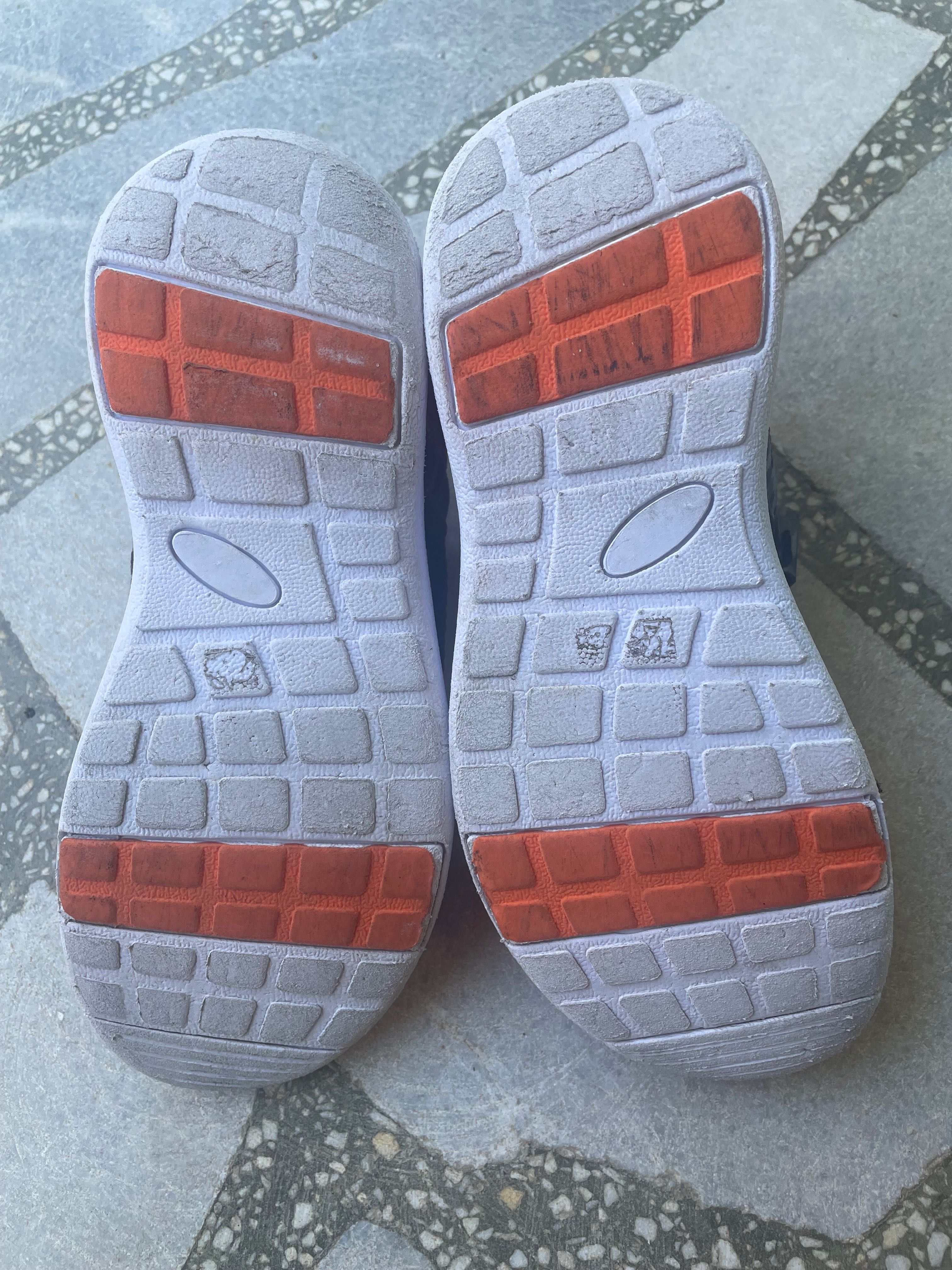 Hush Puppies детски сандали номер 33